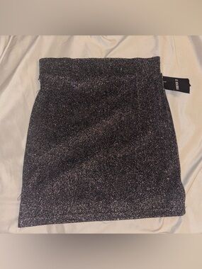 Forever 21 Black & Silver Metallic Mini Skirt NWT Size Small Party